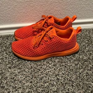 NO BULL Size 7.5 Orange Mesh Runners